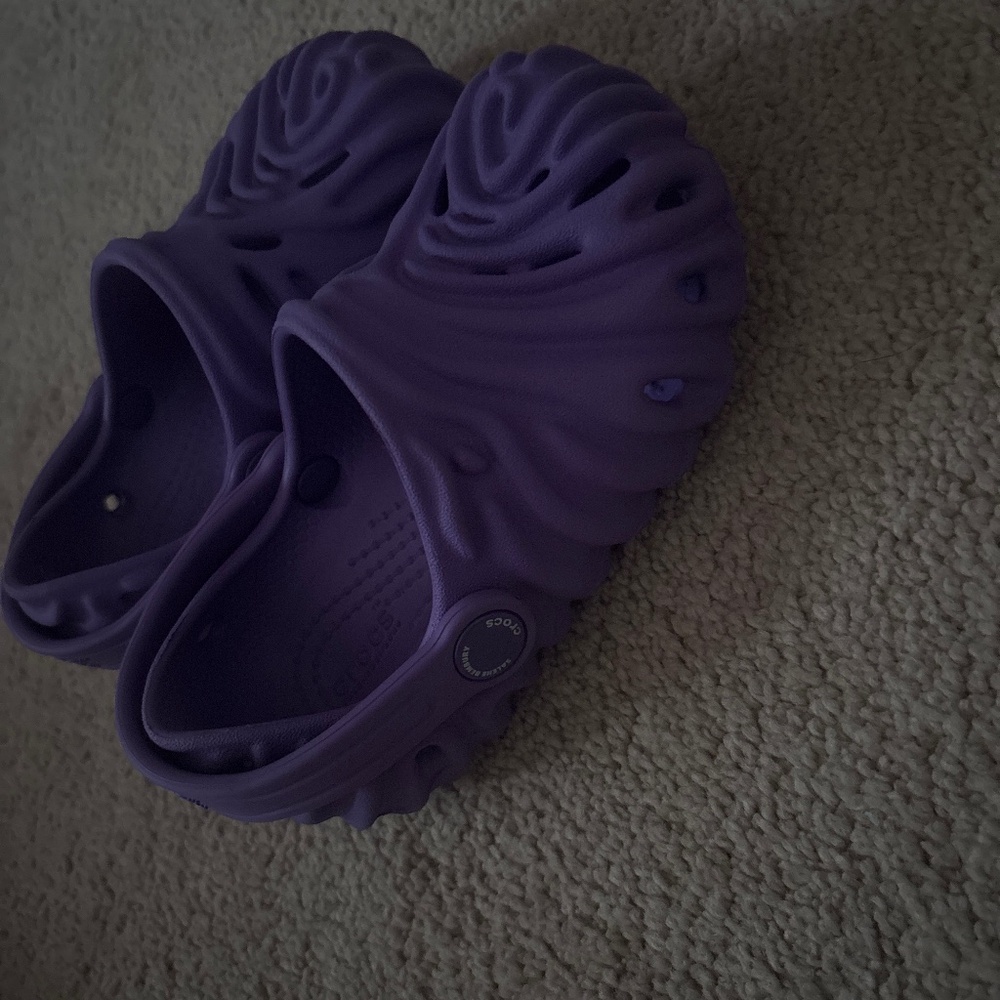 Little girls crocs